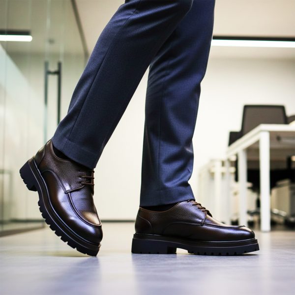 حذاء ماسيمو براون فلوتر جلدي من الجلد البني